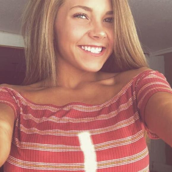 Meet your Posher, Hannah - Picture 1 of 1